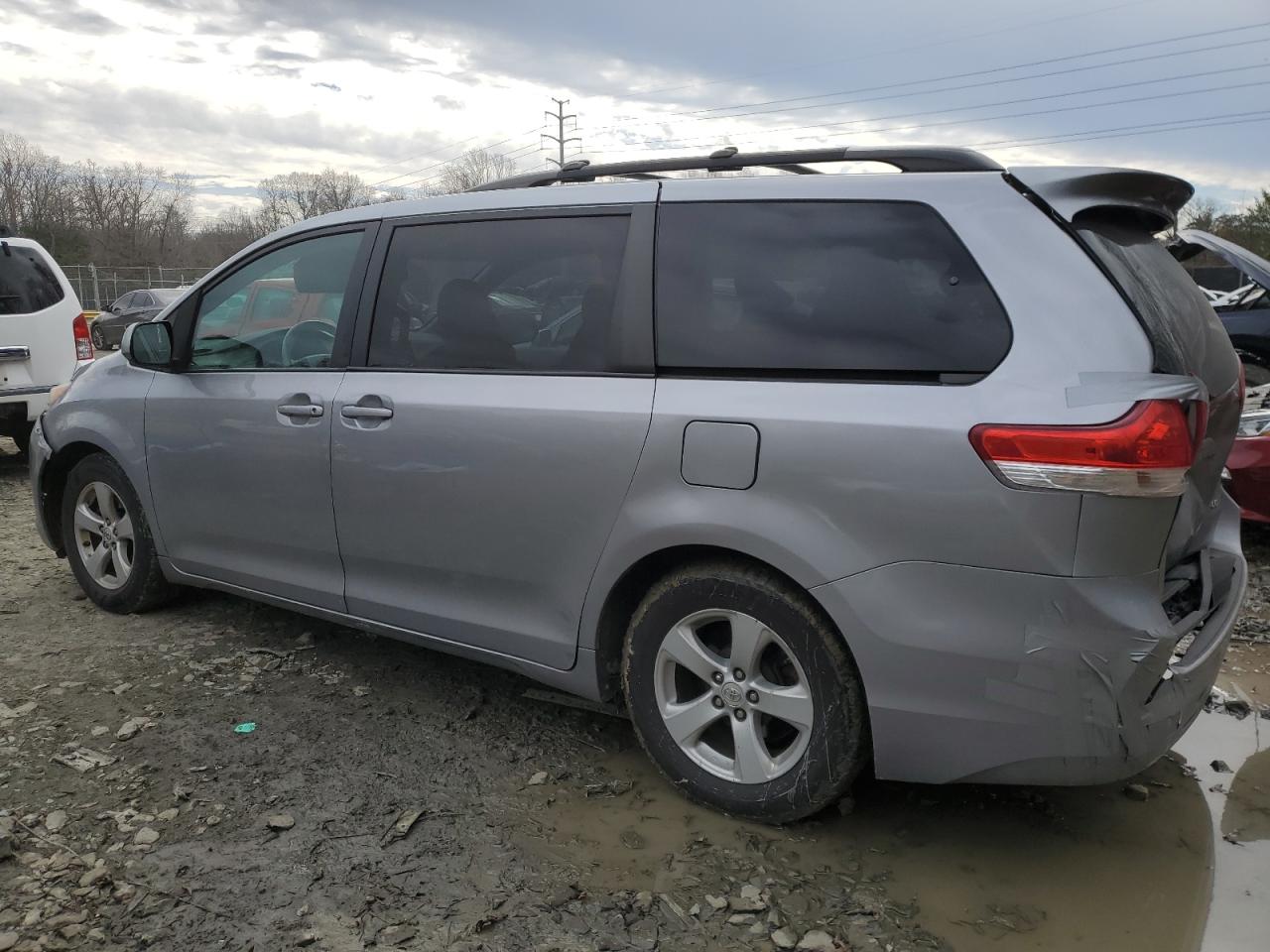 2011 Toyota Sienna - Image 2