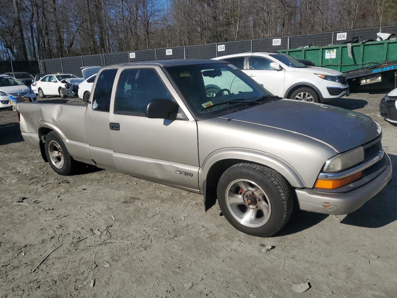 2000 Chevrolet S-10 Pickup - Image 4