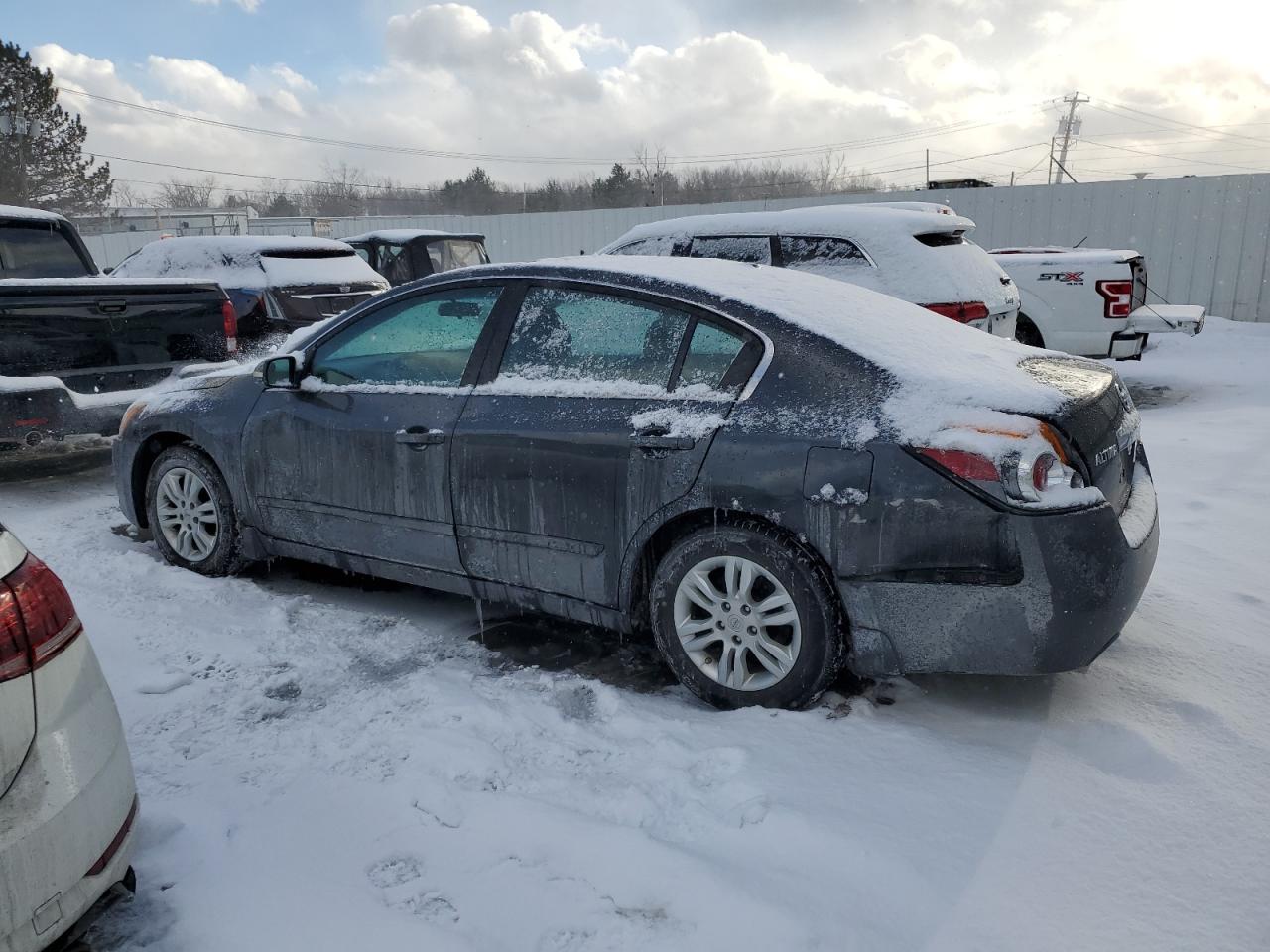 2010 Nissan Altima - Image 2