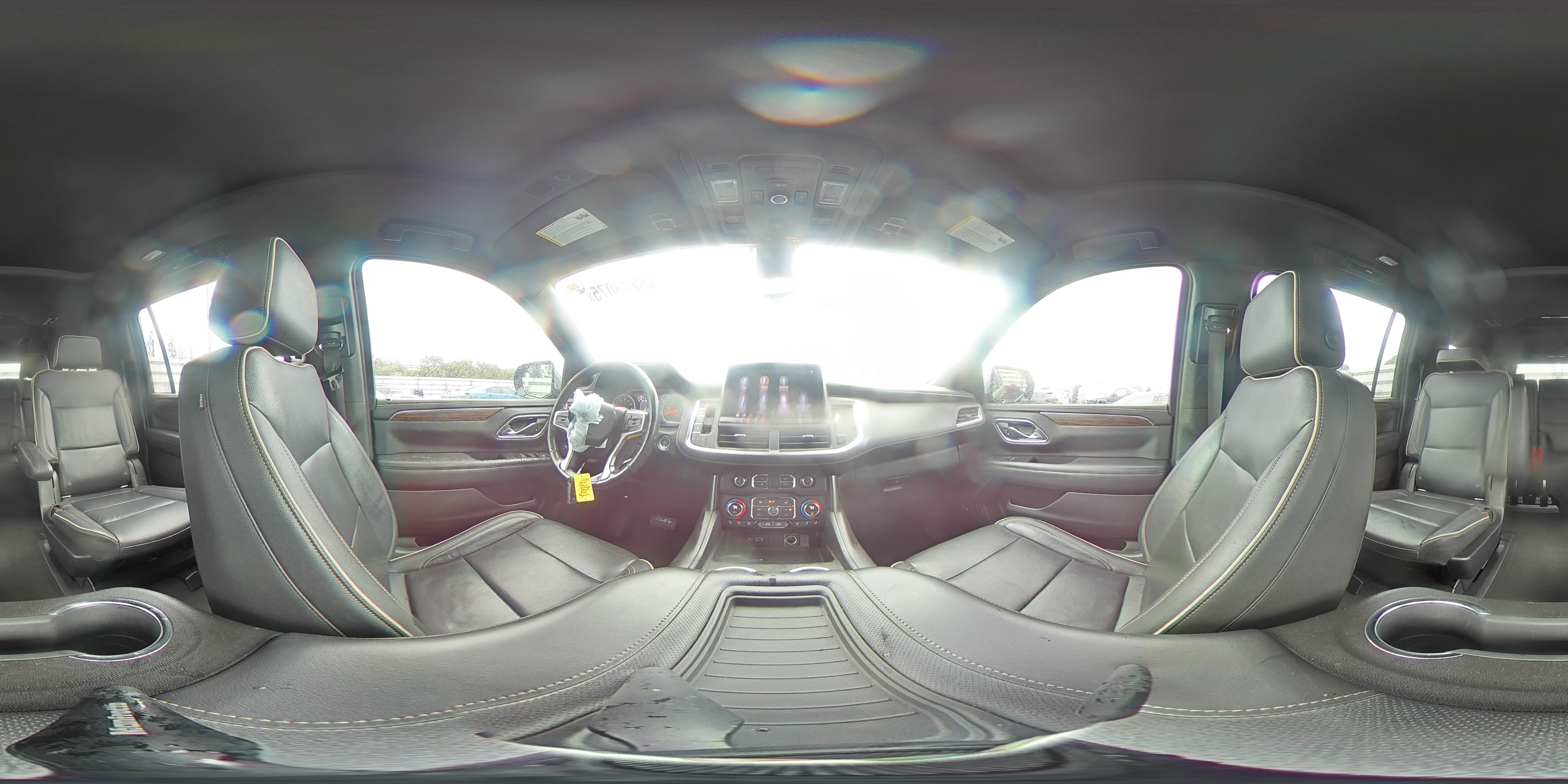 2021 Chevrolet Suburban - Image 13