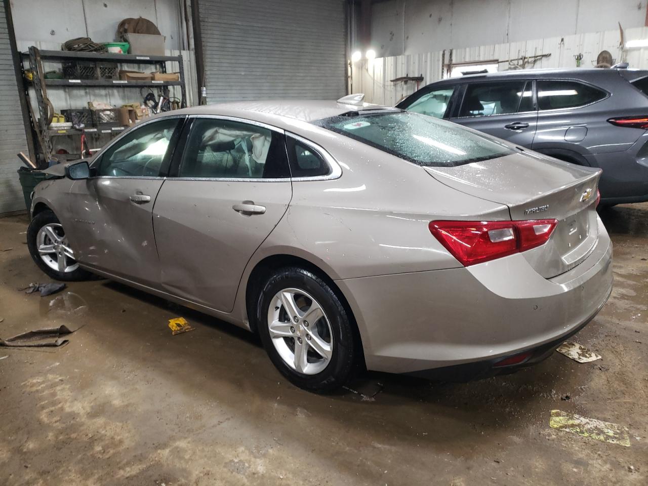 2023 Chevrolet Malibu - Image 2