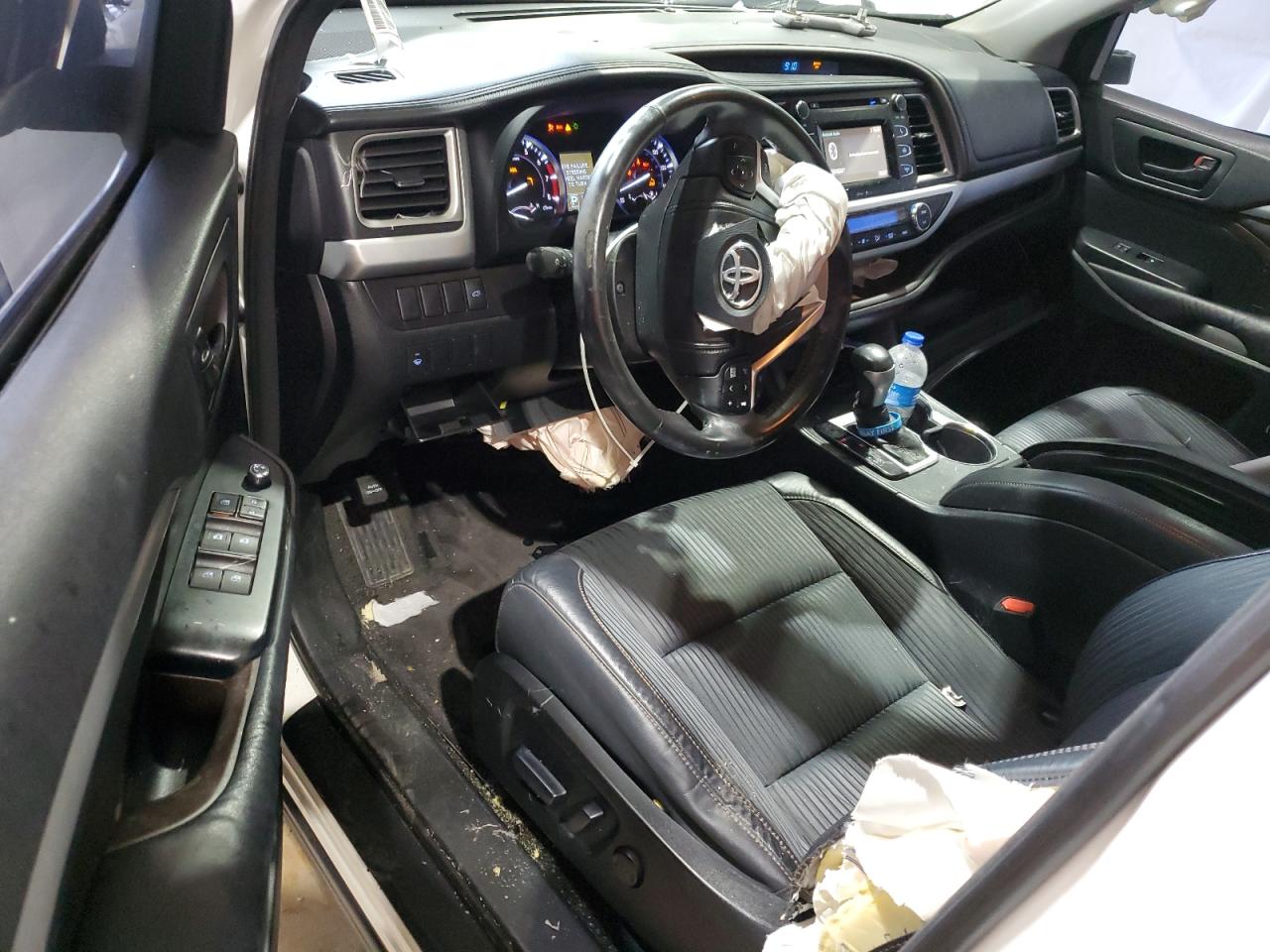 2015 Toyota Highlander - Image 8