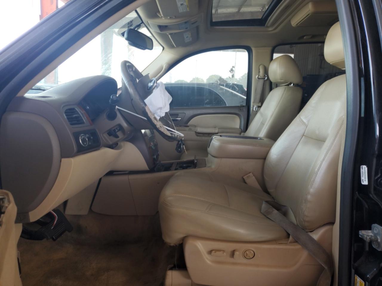 2013 Chevrolet Suburban - Image 7