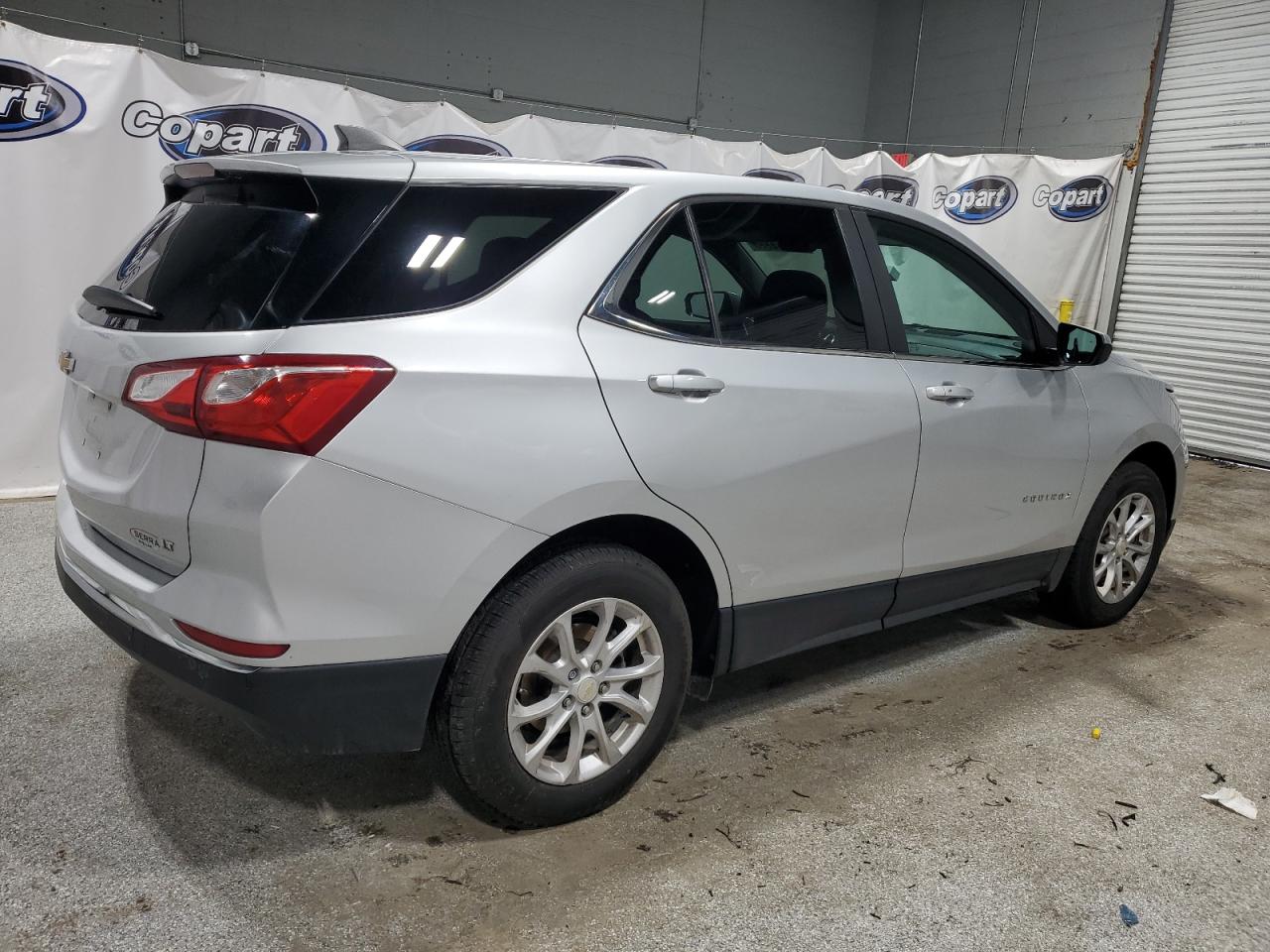 2021 Chevrolet Equinox - Image 3