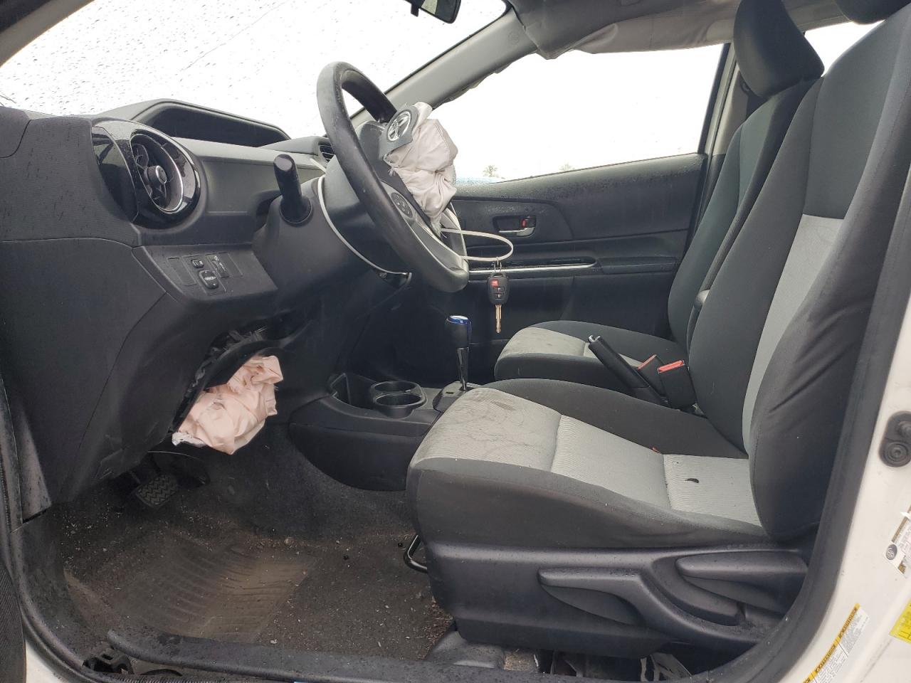 2015 Toyota Prius - Image 7
