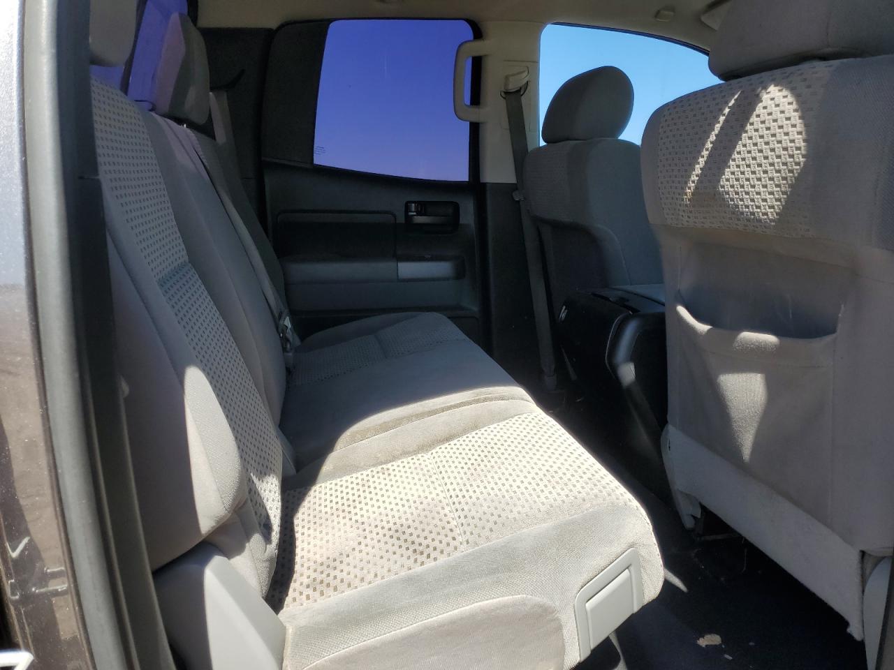 2012 Toyota Tundra - Image 10