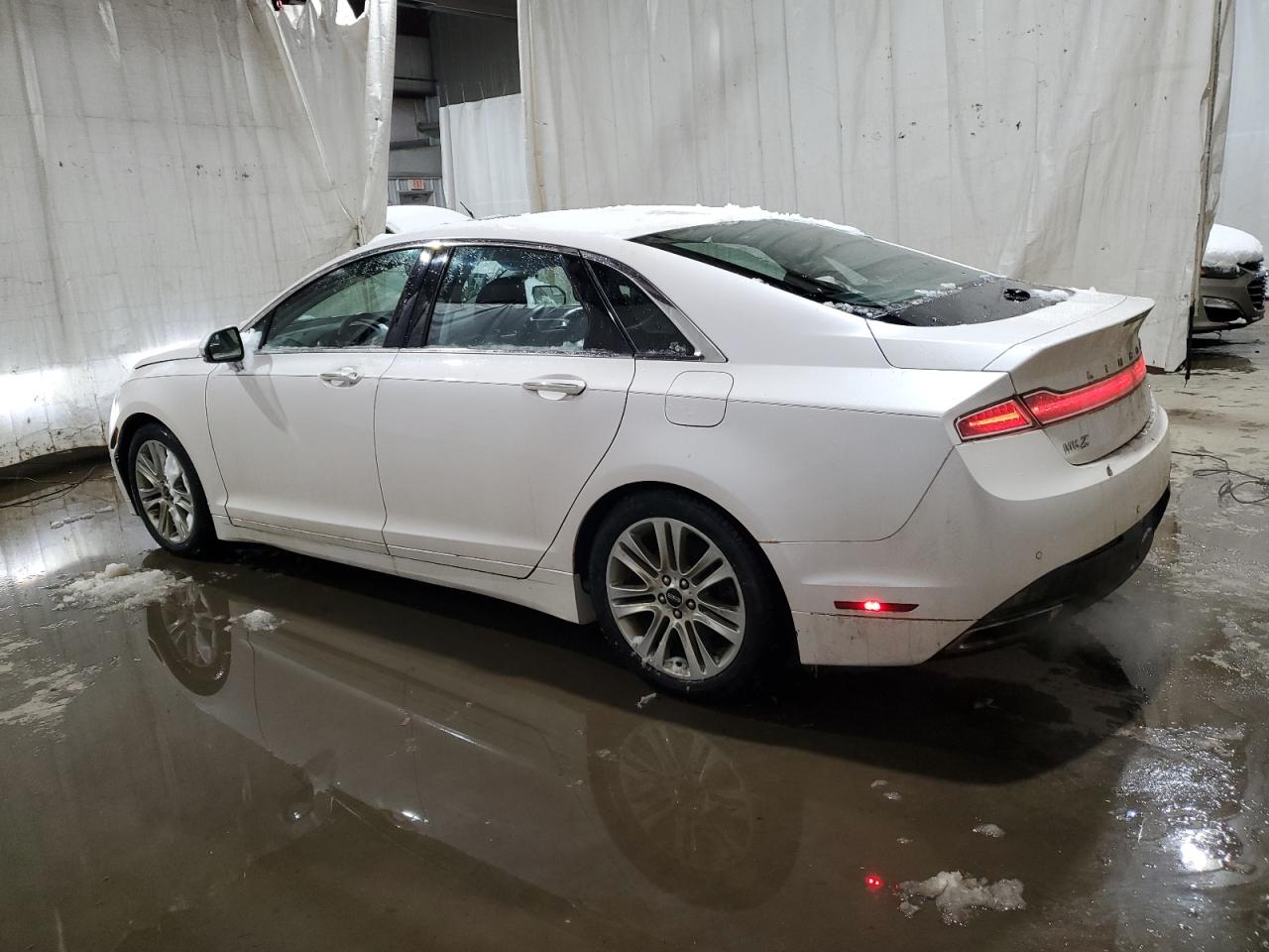 2013 Lincoln MKZ - Image 2