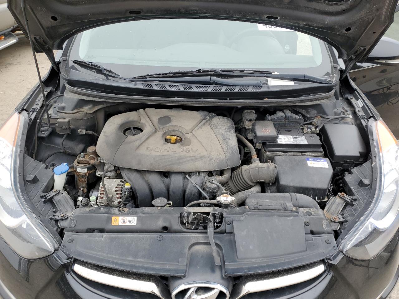 2012 Hyundai Elantra - Image 11