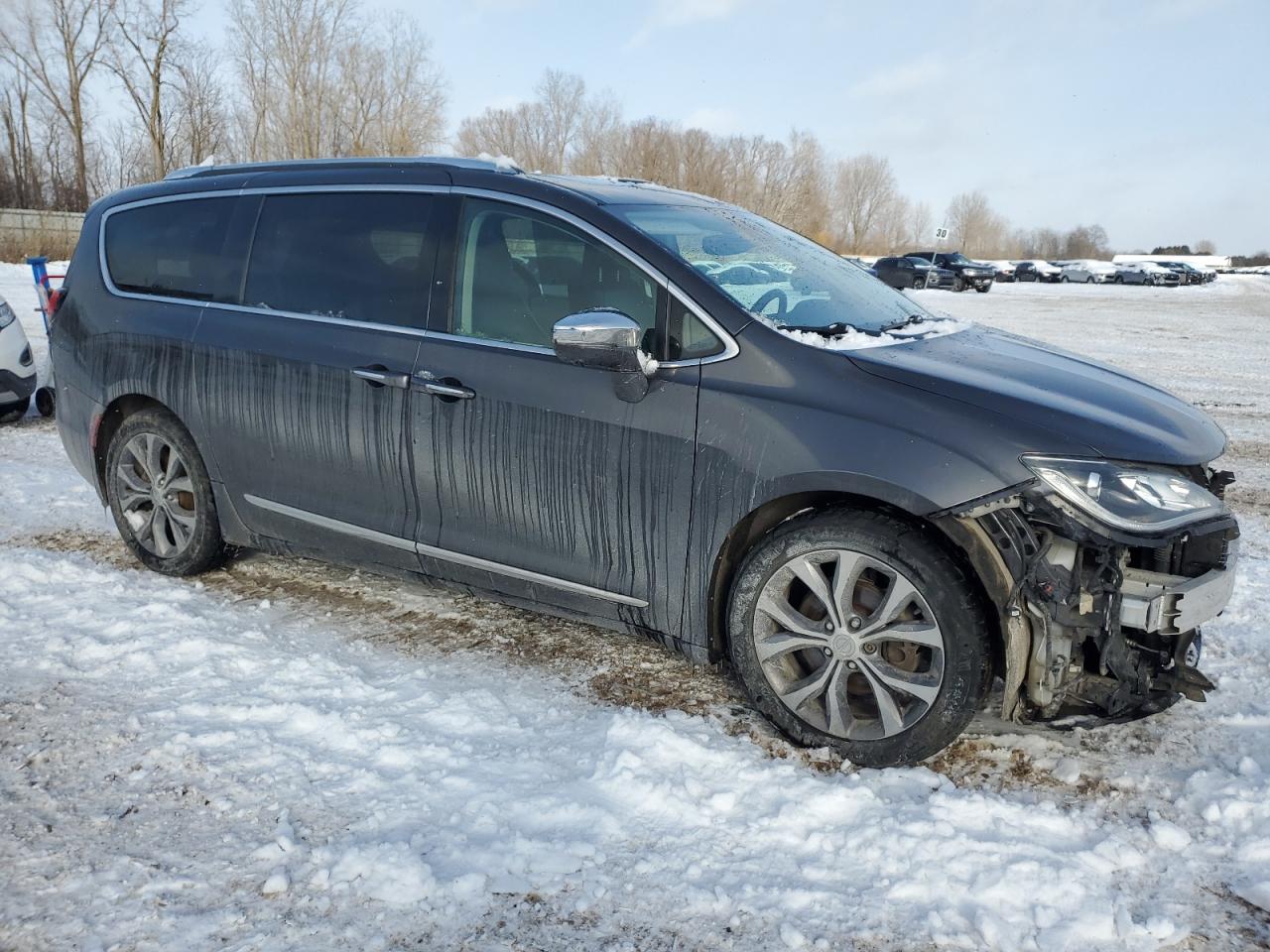 2019 Chrysler Pacifica - Image 4