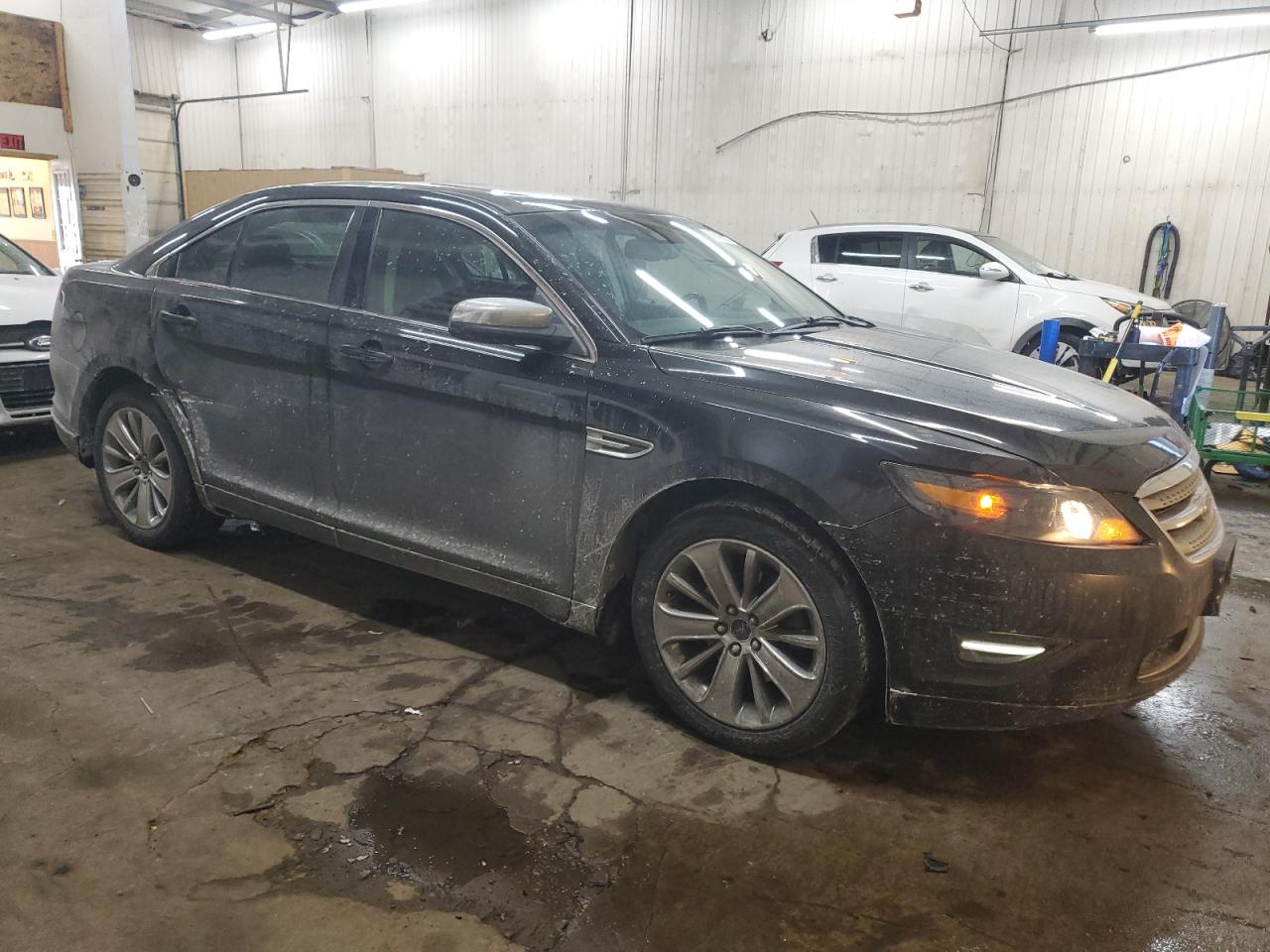 2010 Ford Taurus - Image 4