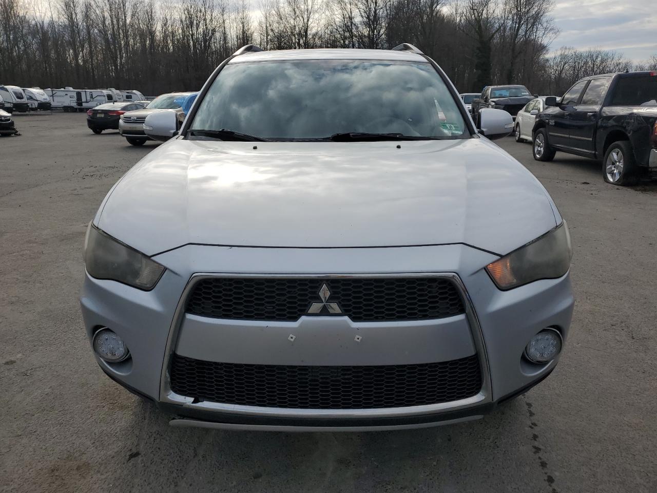 2012 Mitsubishi Outlander - Image 5