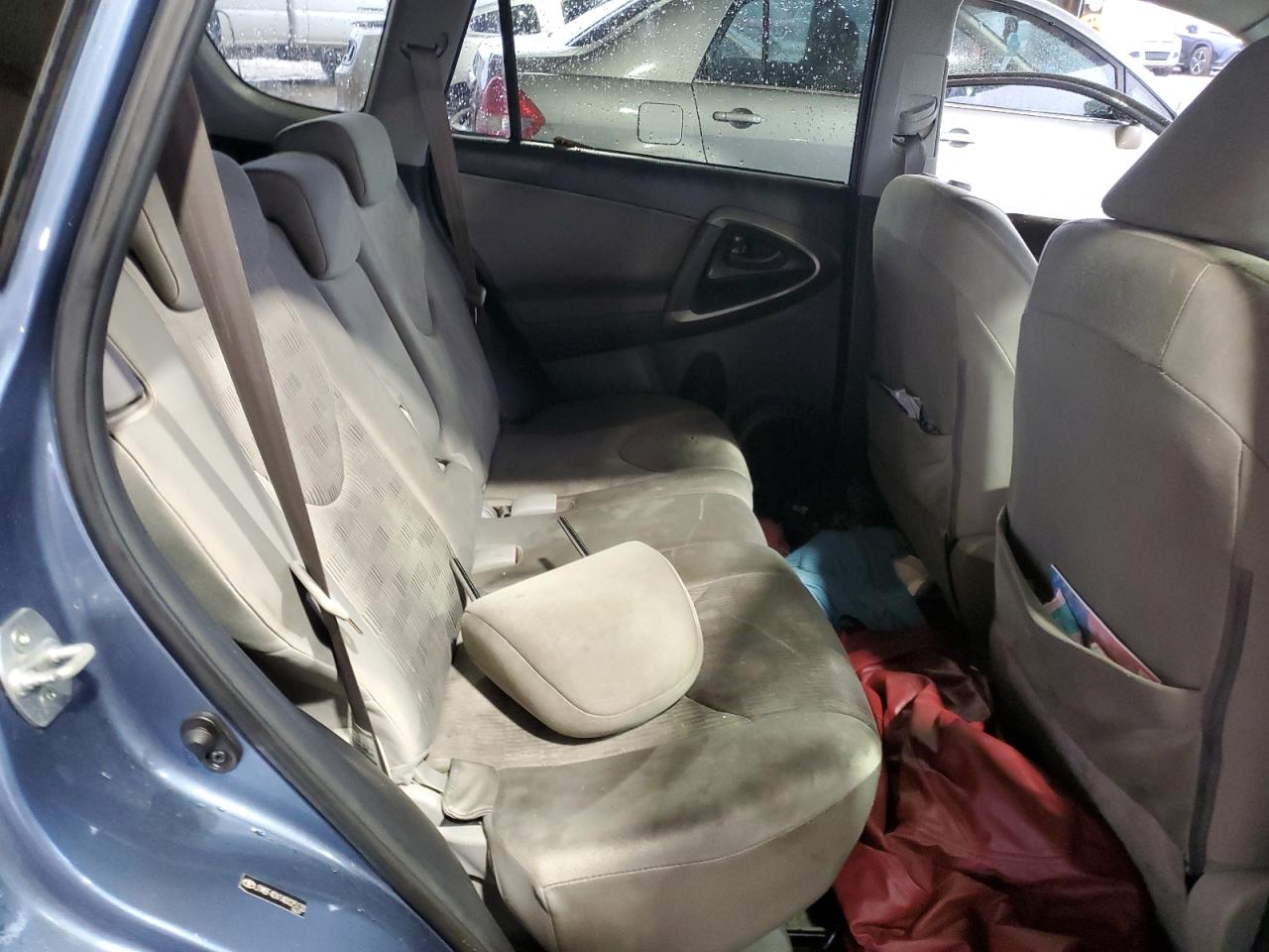 2010 Toyota RAV 4 - Image 11