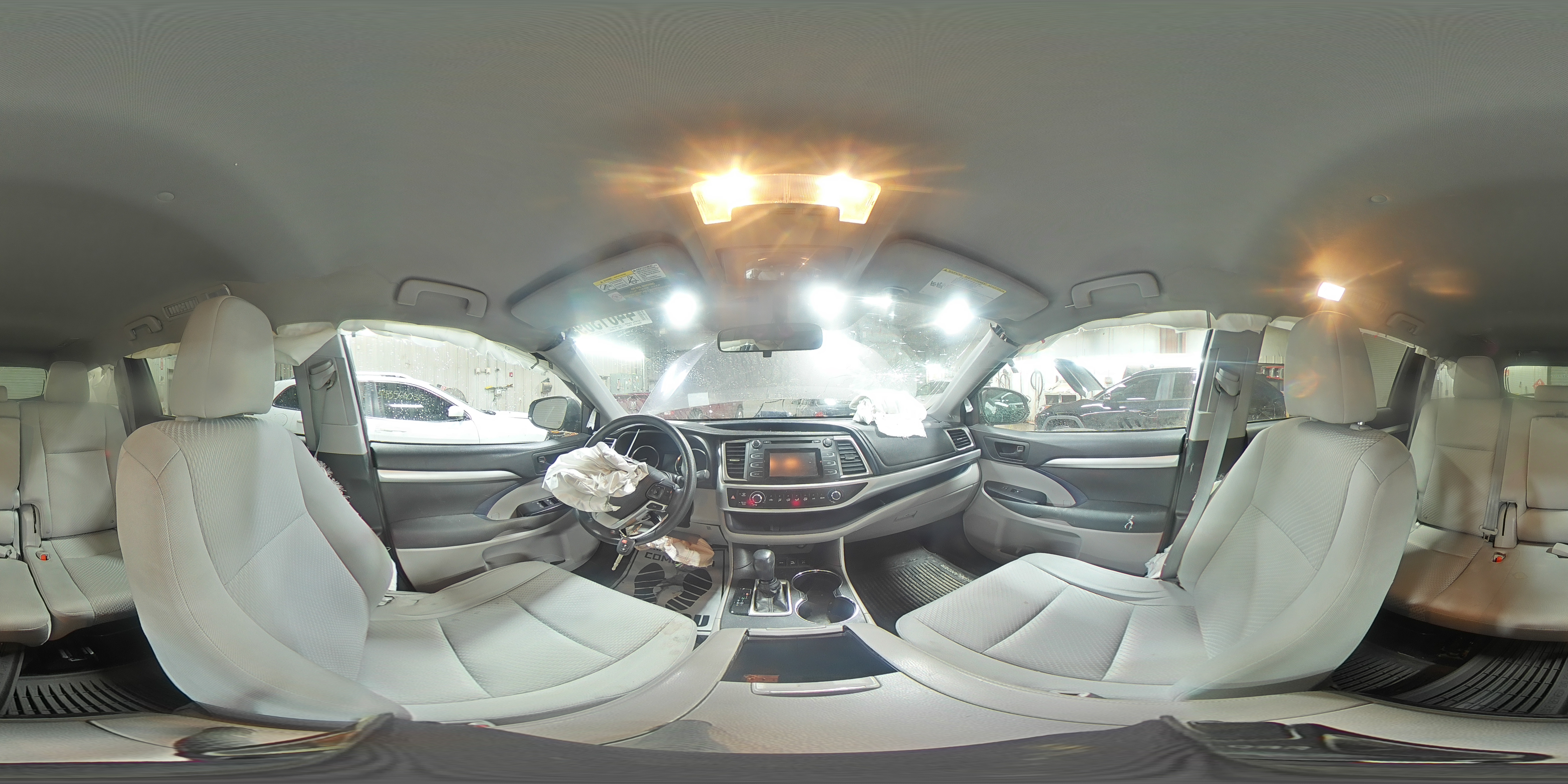 2016 Toyota Highlander - Image 14