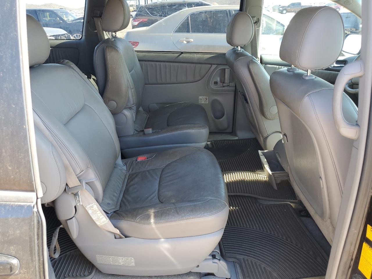 2008 Toyota Sienna - Image 11