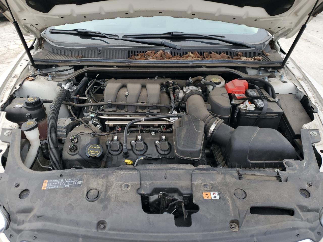 2018 Ford Taurus - Image 11