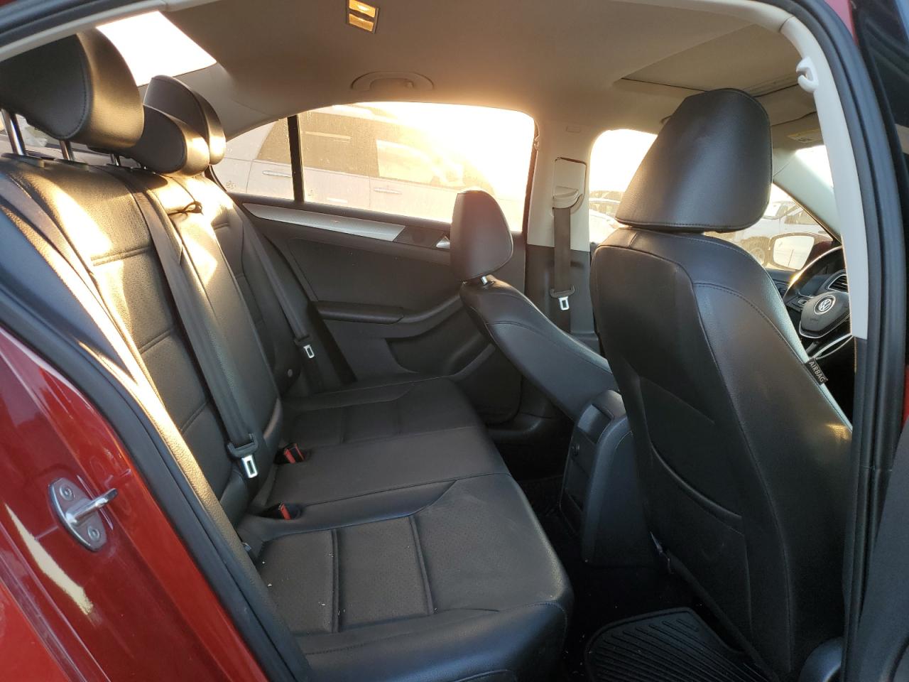 2017 Volkswagen Jetta - Image 10