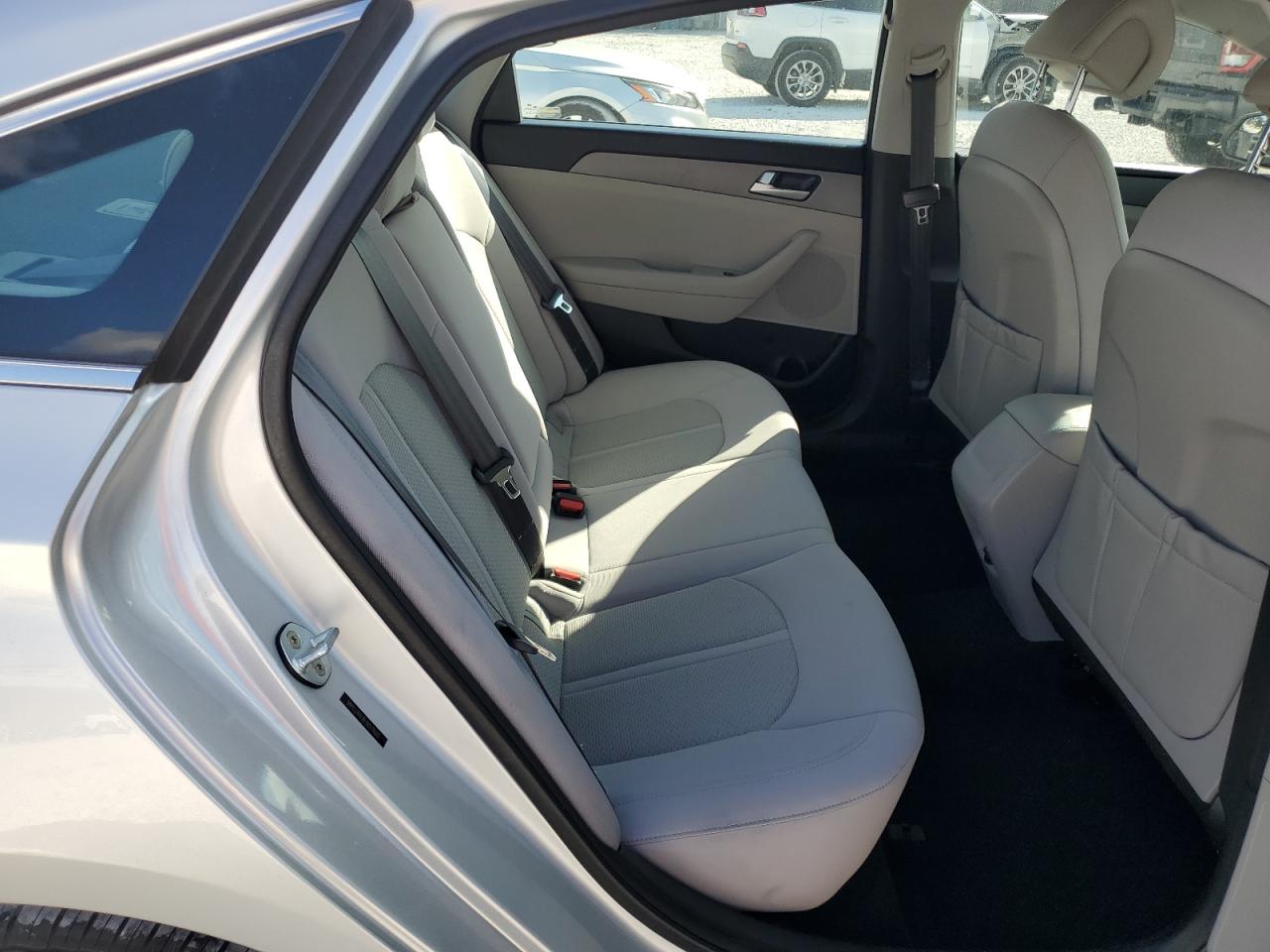 2015 Hyundai Sonata - Image 10