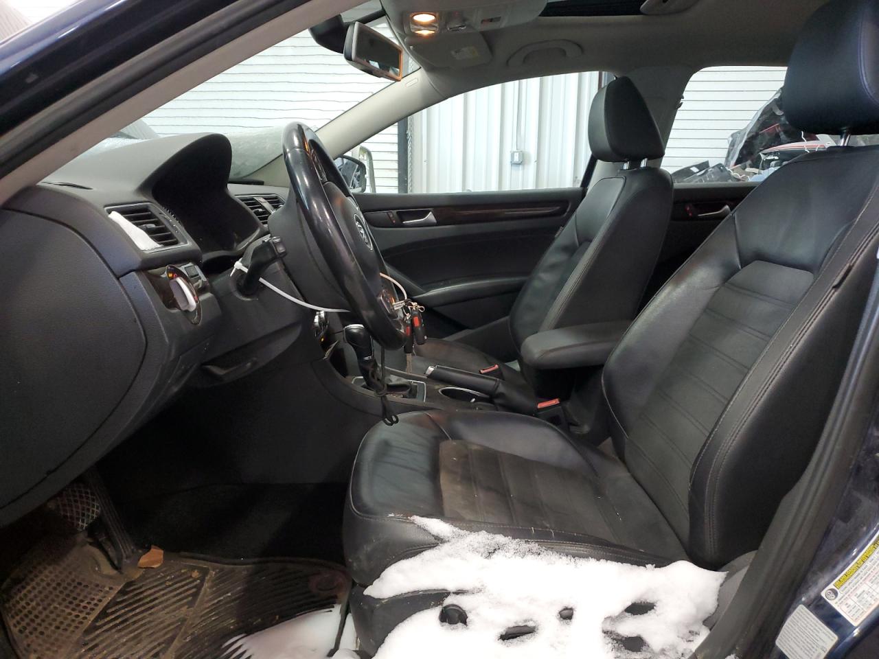 2015 Volkswagen Passat - Image 7