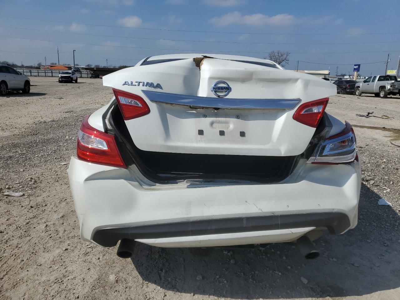 2017 Nissan Altima - Image 6