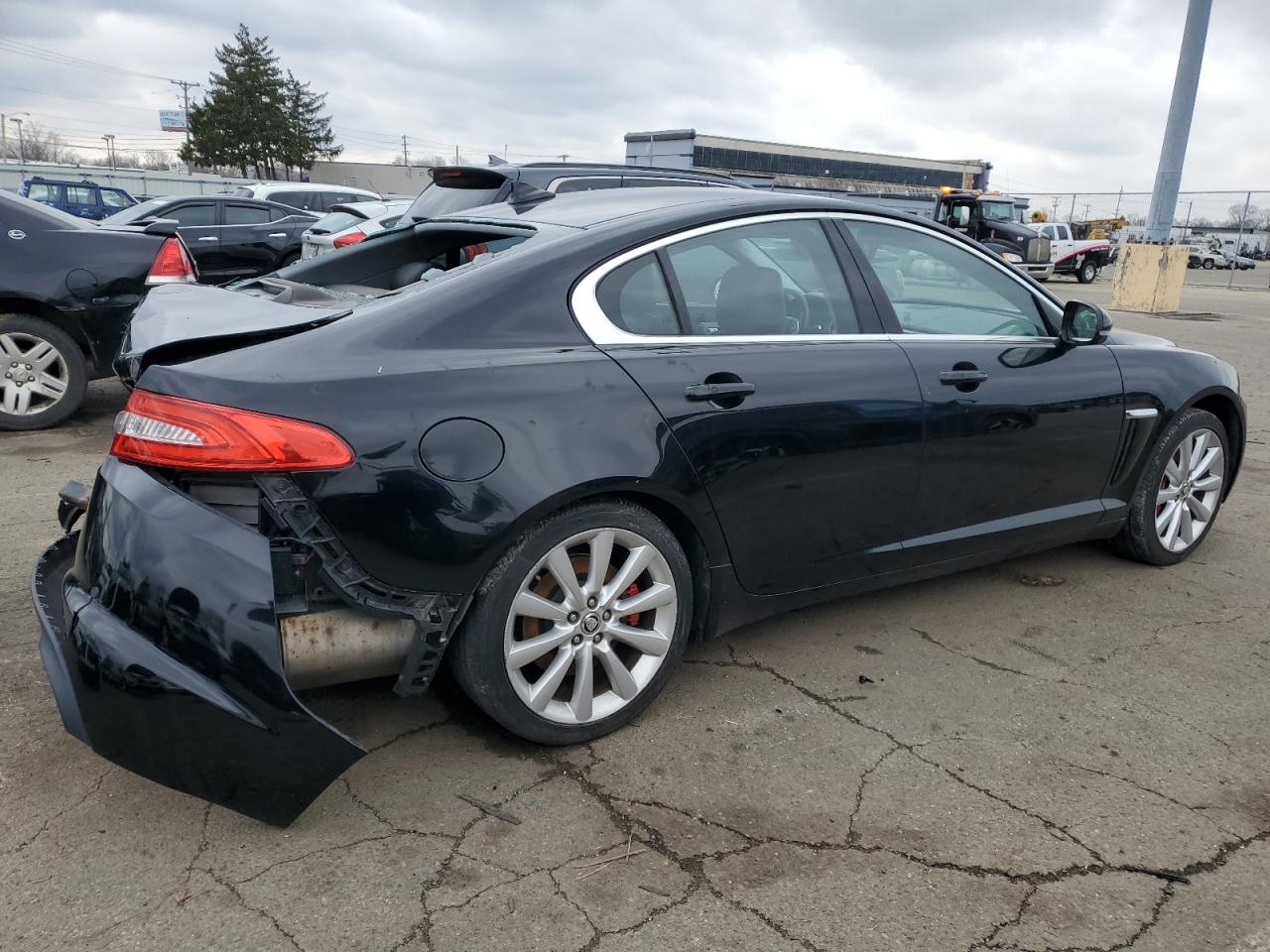 2013 Jaguar XF - Image 3