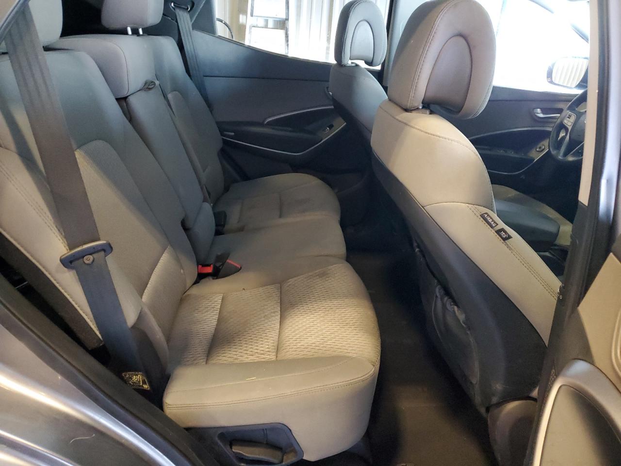 2013 Hyundai Santa Fe - Image 10
