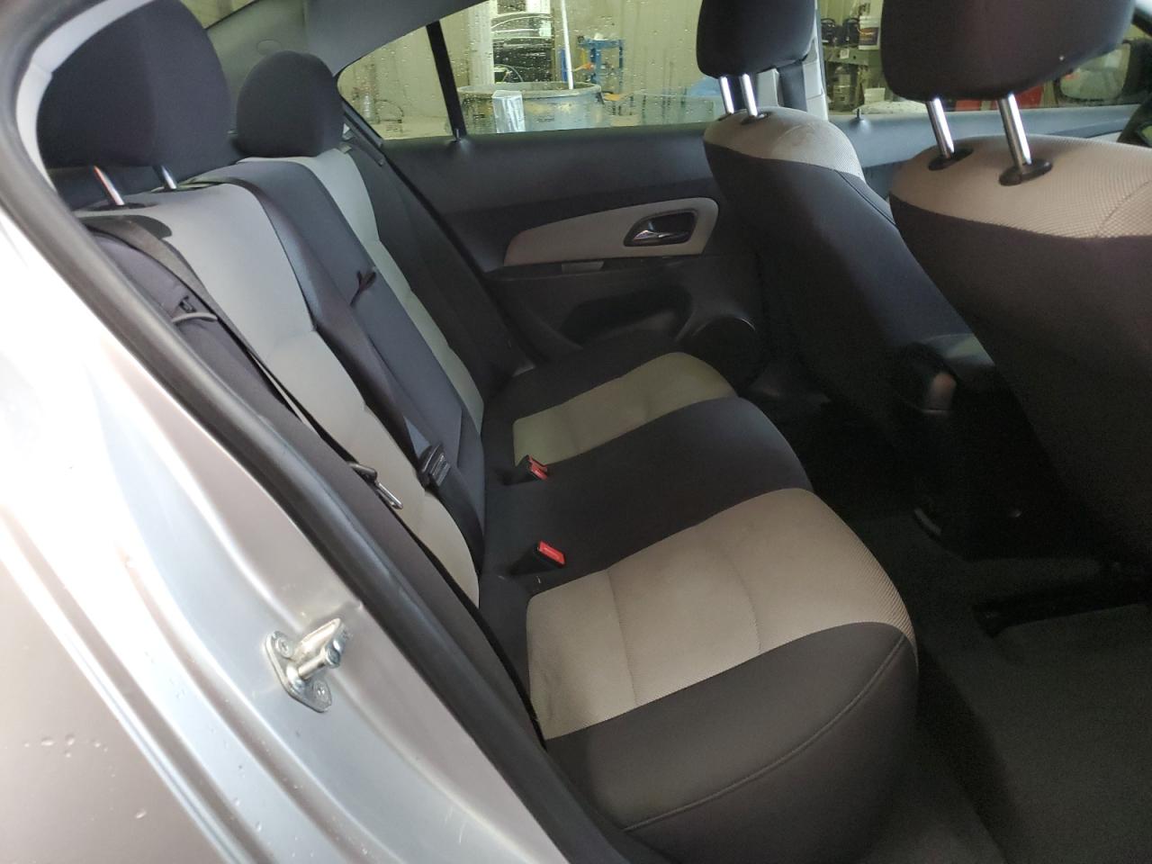 2013 Chevrolet Cruze - Image 10
