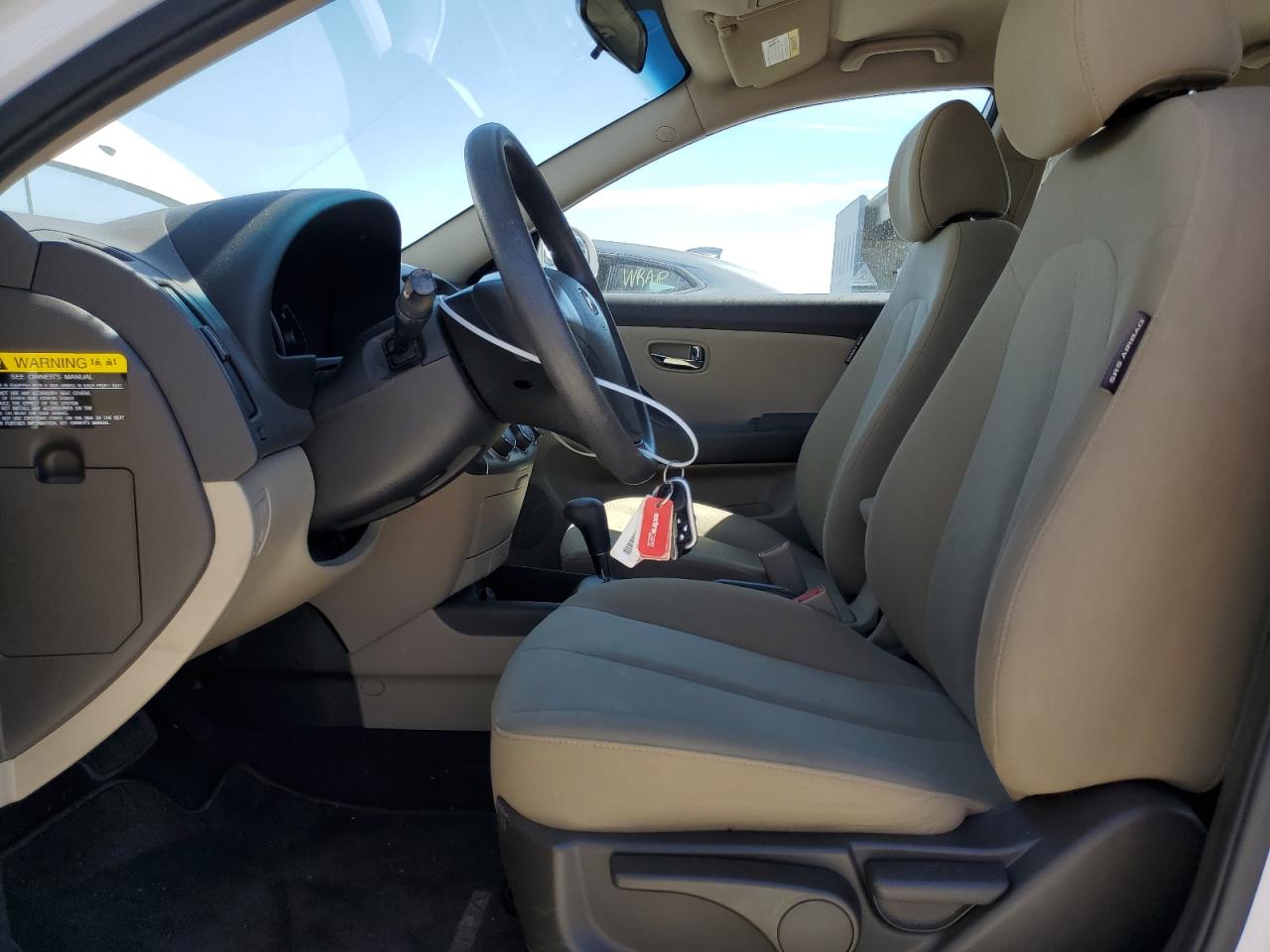 2010 Hyundai Elantra - Image 7