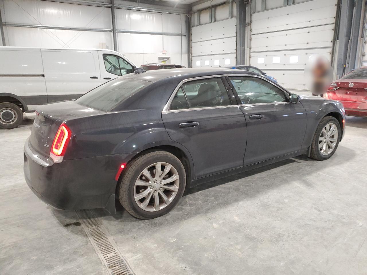2016 Chrysler 300 - Image 3