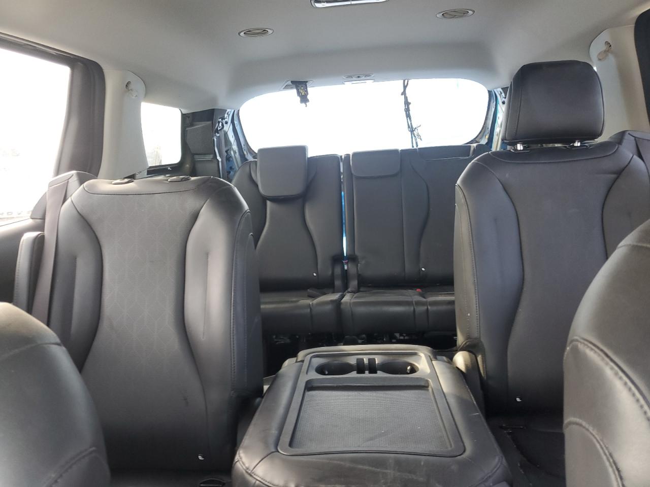 2023 Kia Carnival - Image 10