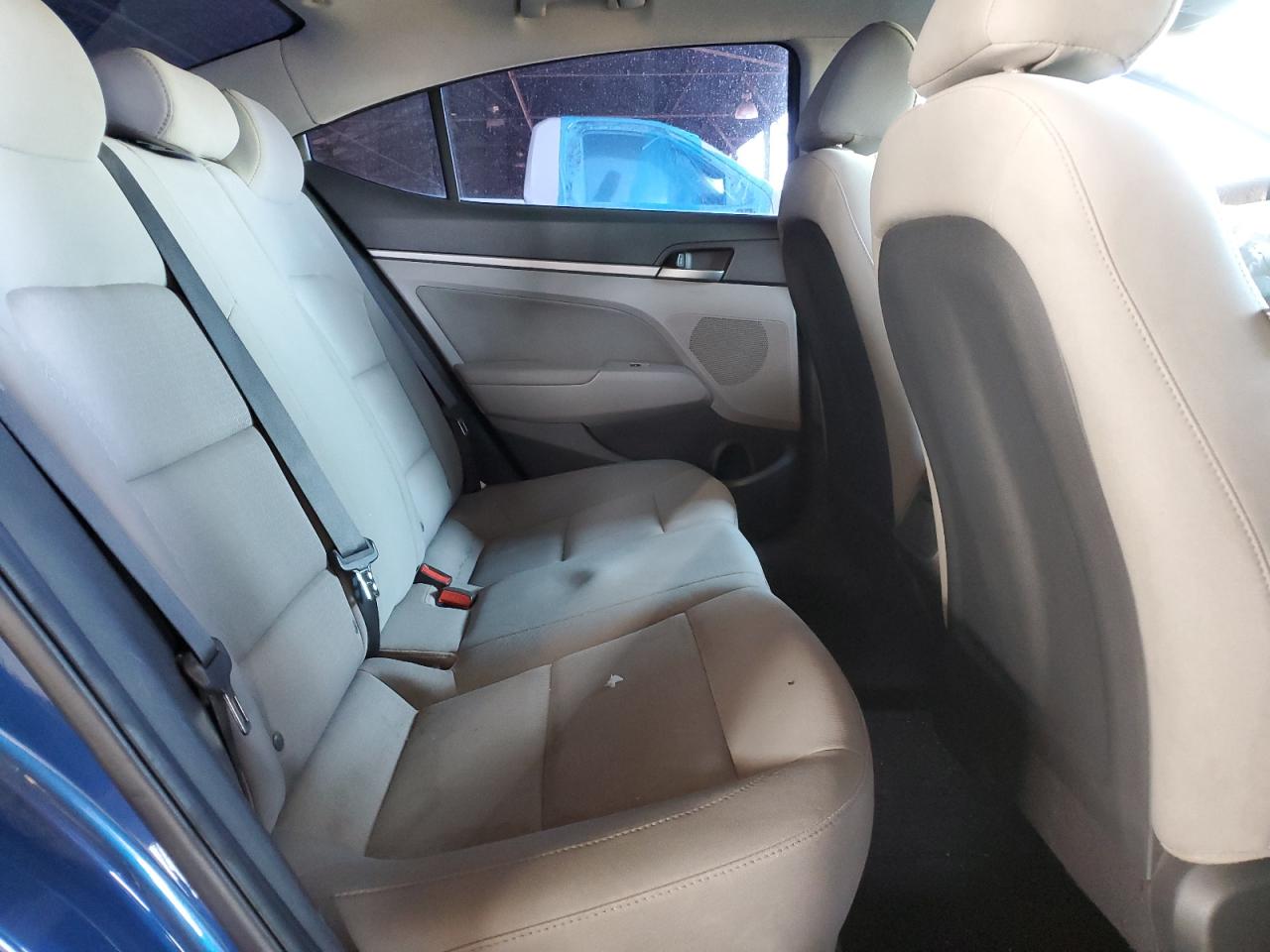 2018 Hyundai Elantra - Image 10