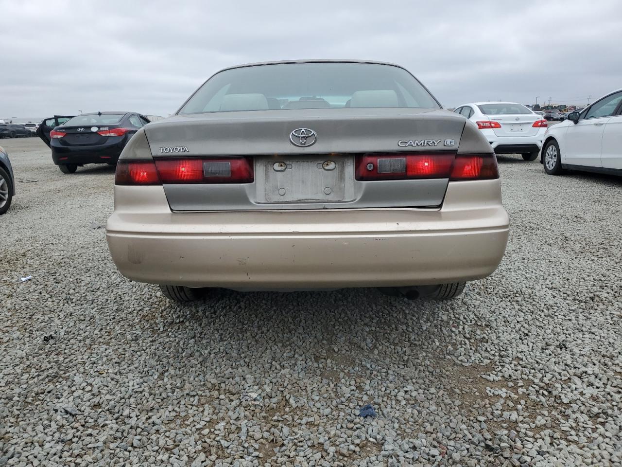 1999 Toyota Camry Le VIN: JT2BF22K7X0180050 Lot: 43640395