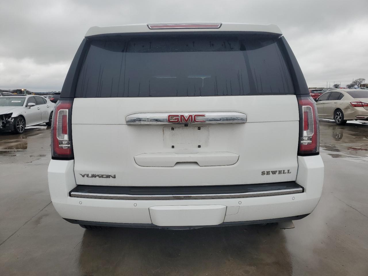 2015 GMC Yukon - Image 6