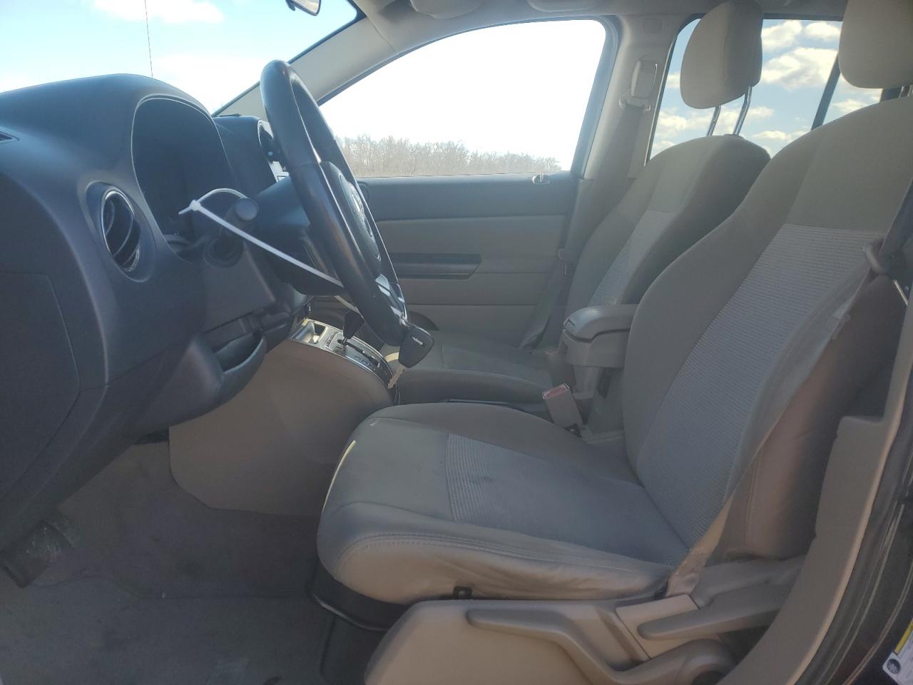 2011 Jeep Compass - Image 7