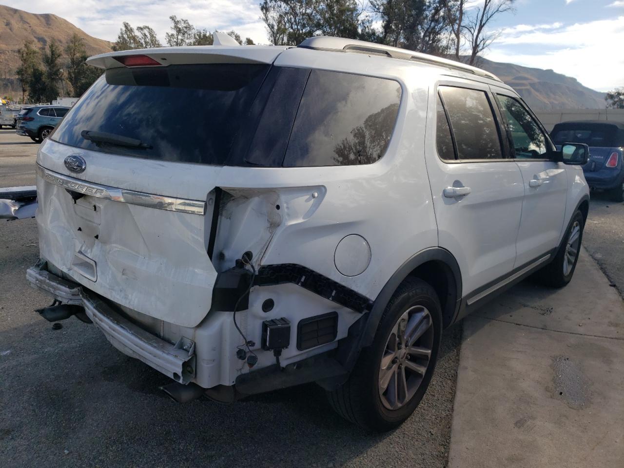 2017 Ford Explorer - Image 3