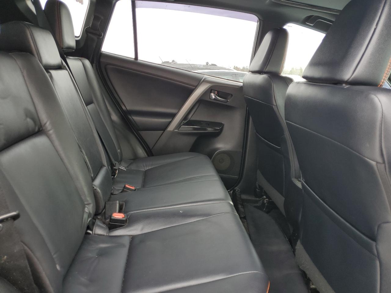 2016 Toyota RAV 4 - Image 11