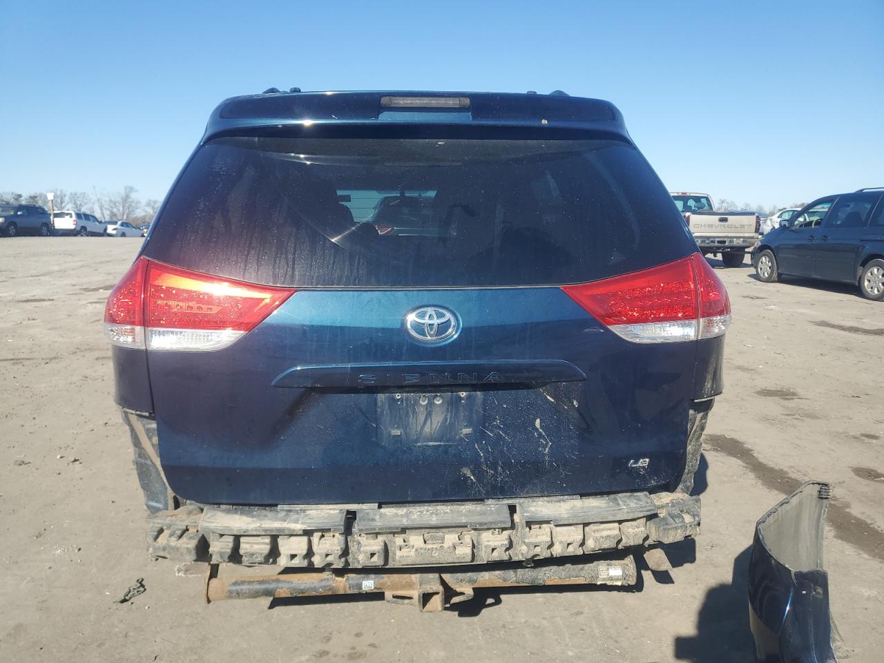 2011 Toyota Sienna - Image 6