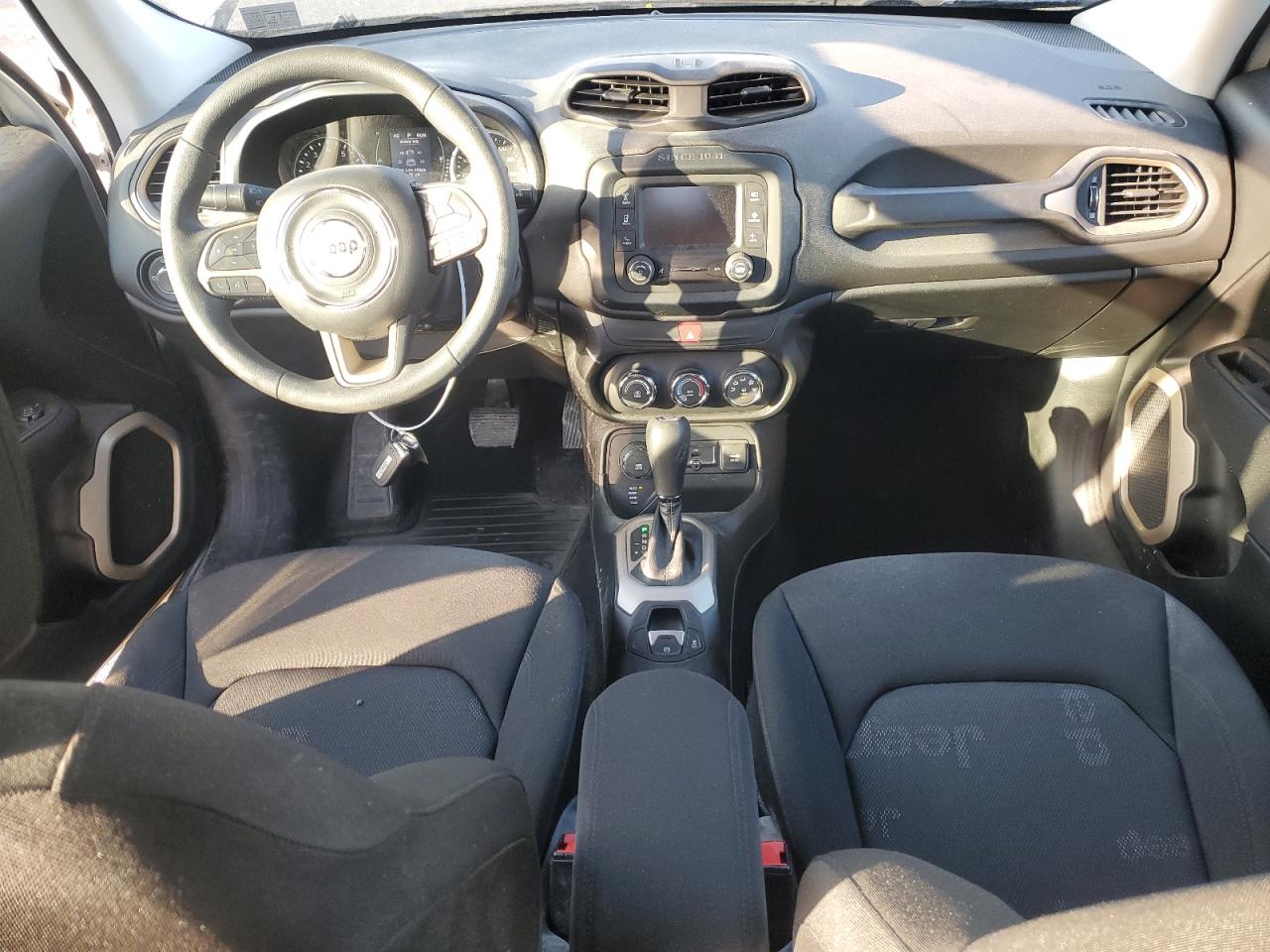2016 Jeep Renegade - Image 8