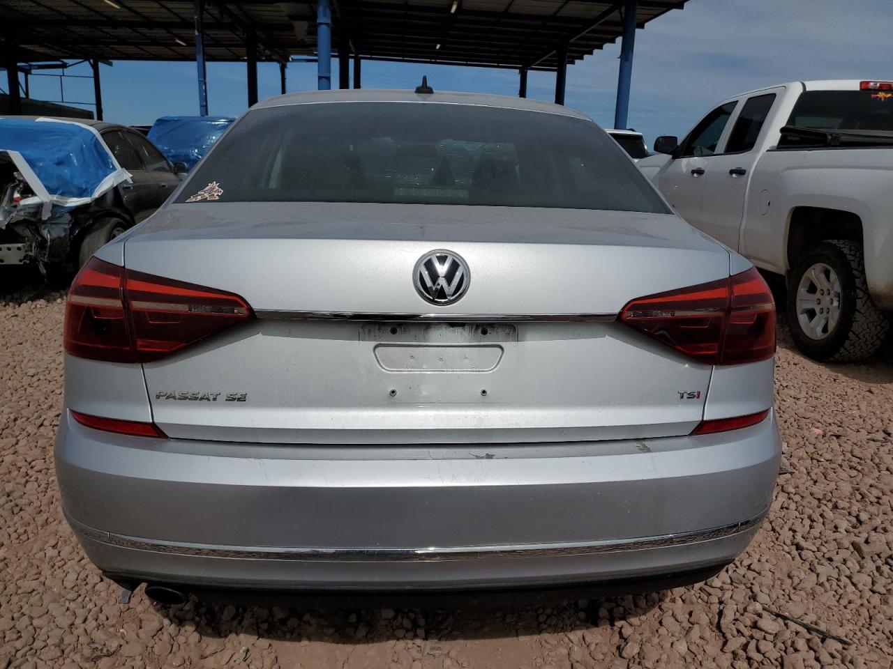 2017 Volkswagen Passat - Image 6