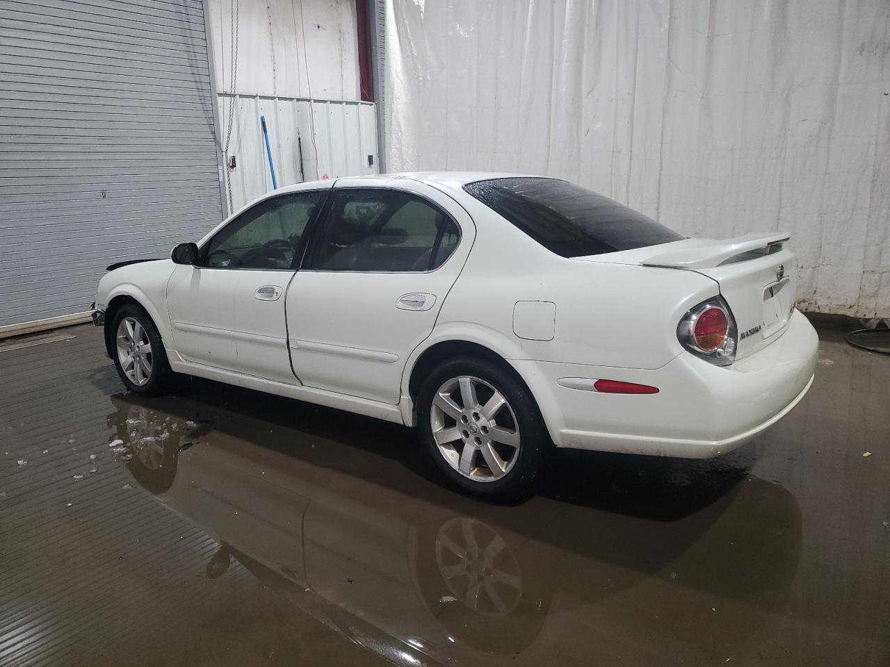 2002 Nissan Maxima - Image 2
