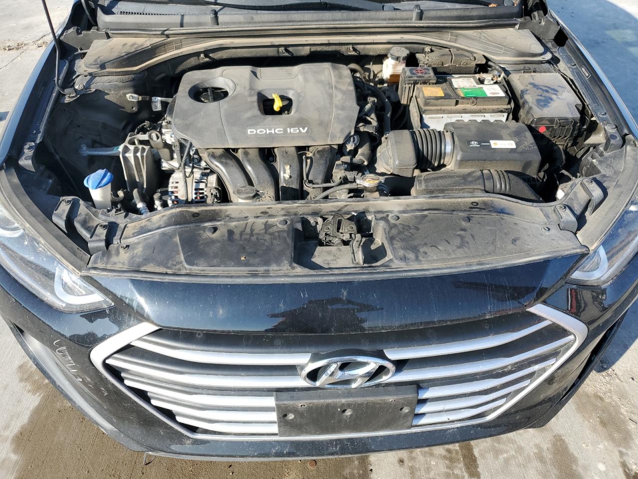2018 Hyundai Elantra - Image 11