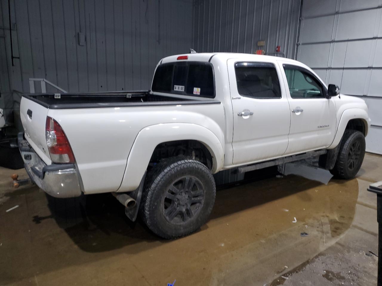 2015 Toyota Tacoma - Image 3