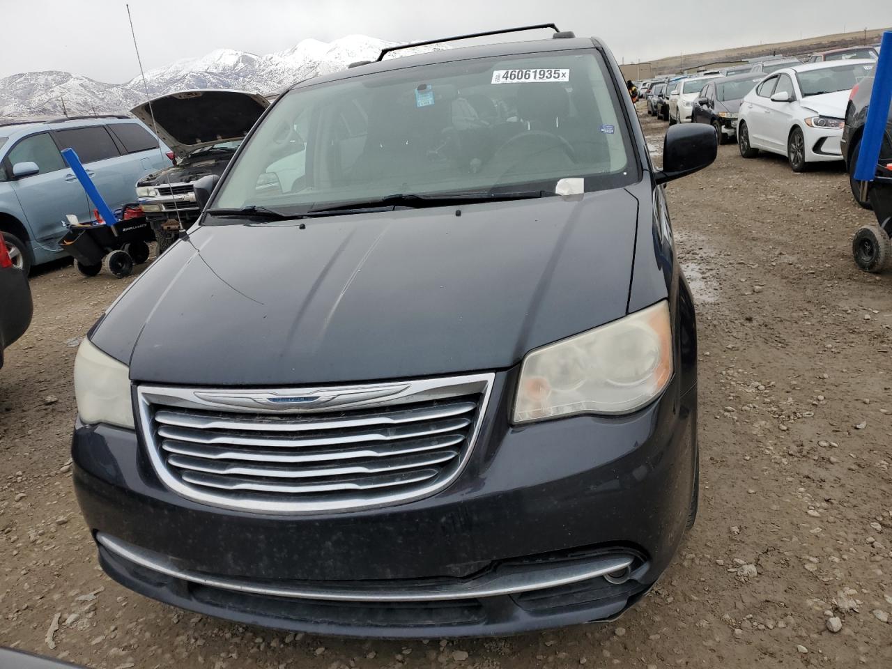 2014 Chrysler Town & Country - Image 5