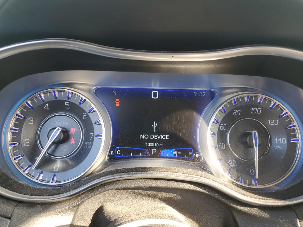 2021 Chrysler 300 - Image 9