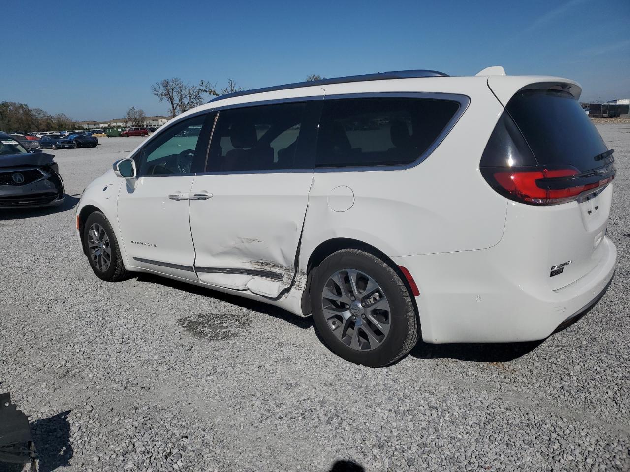 2021 Chrysler Pacifica - Image 2