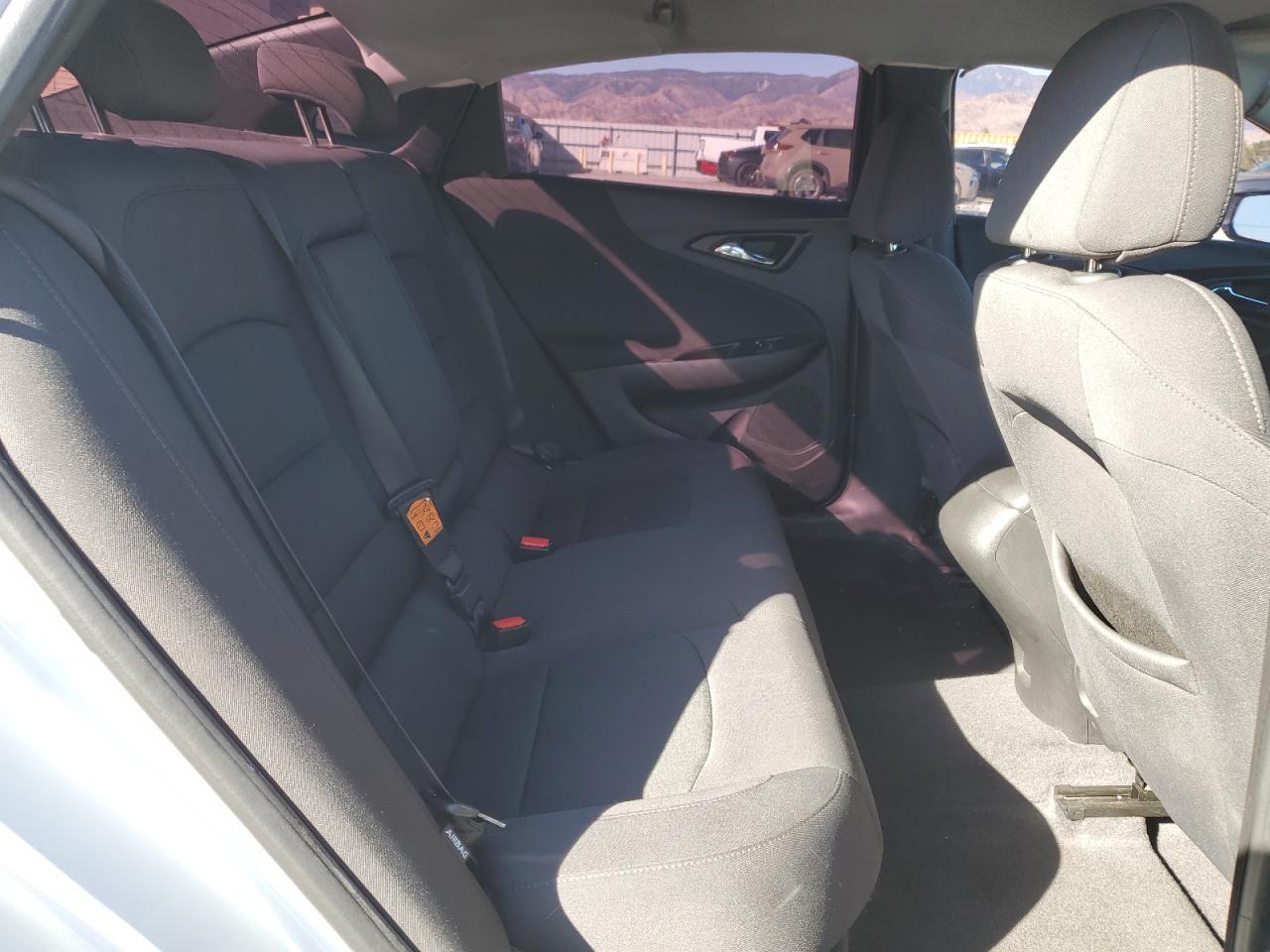 2017 Chevrolet Malibu - Image 11