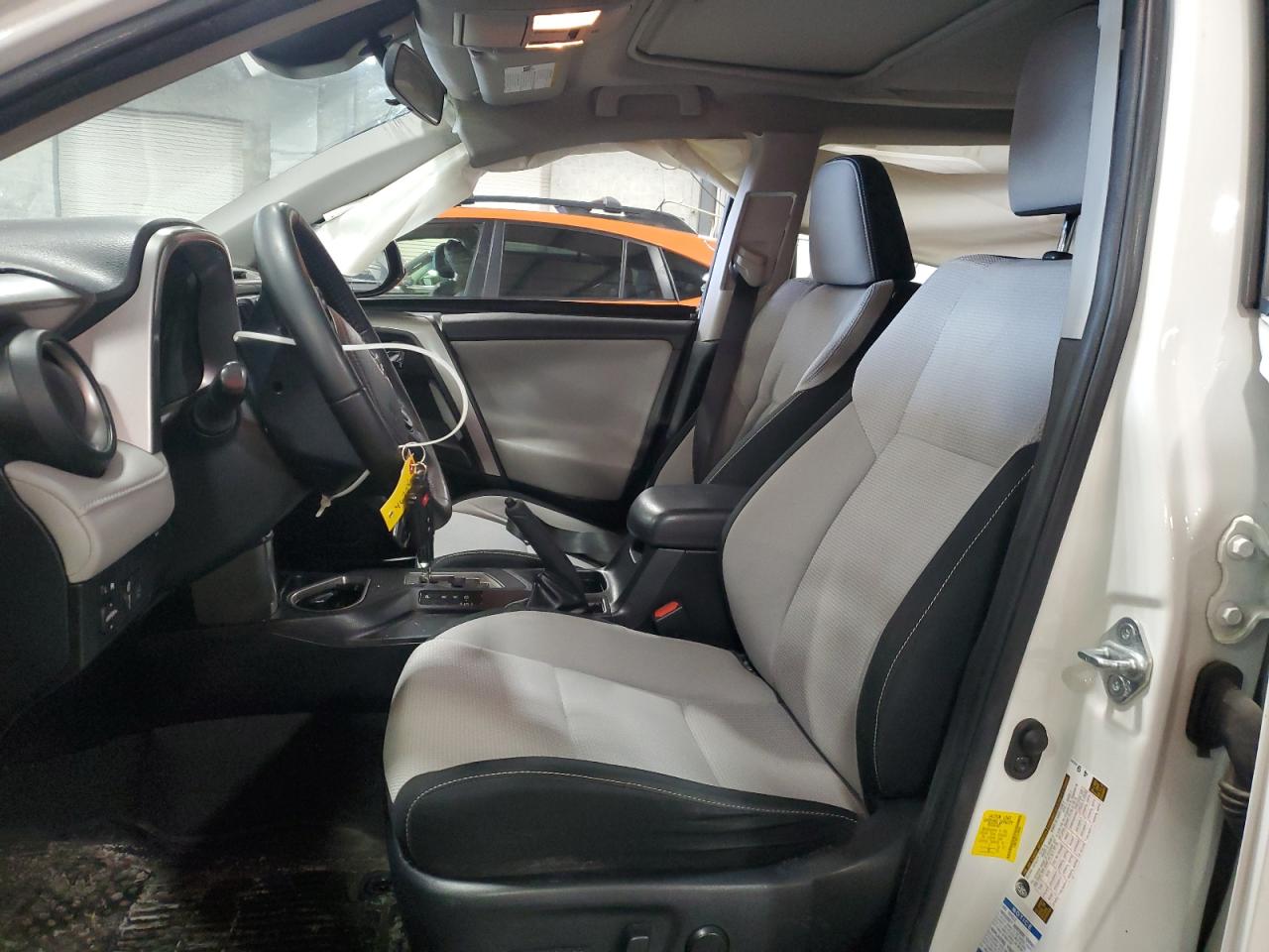 2018 Toyota RAV 4 - Image 7