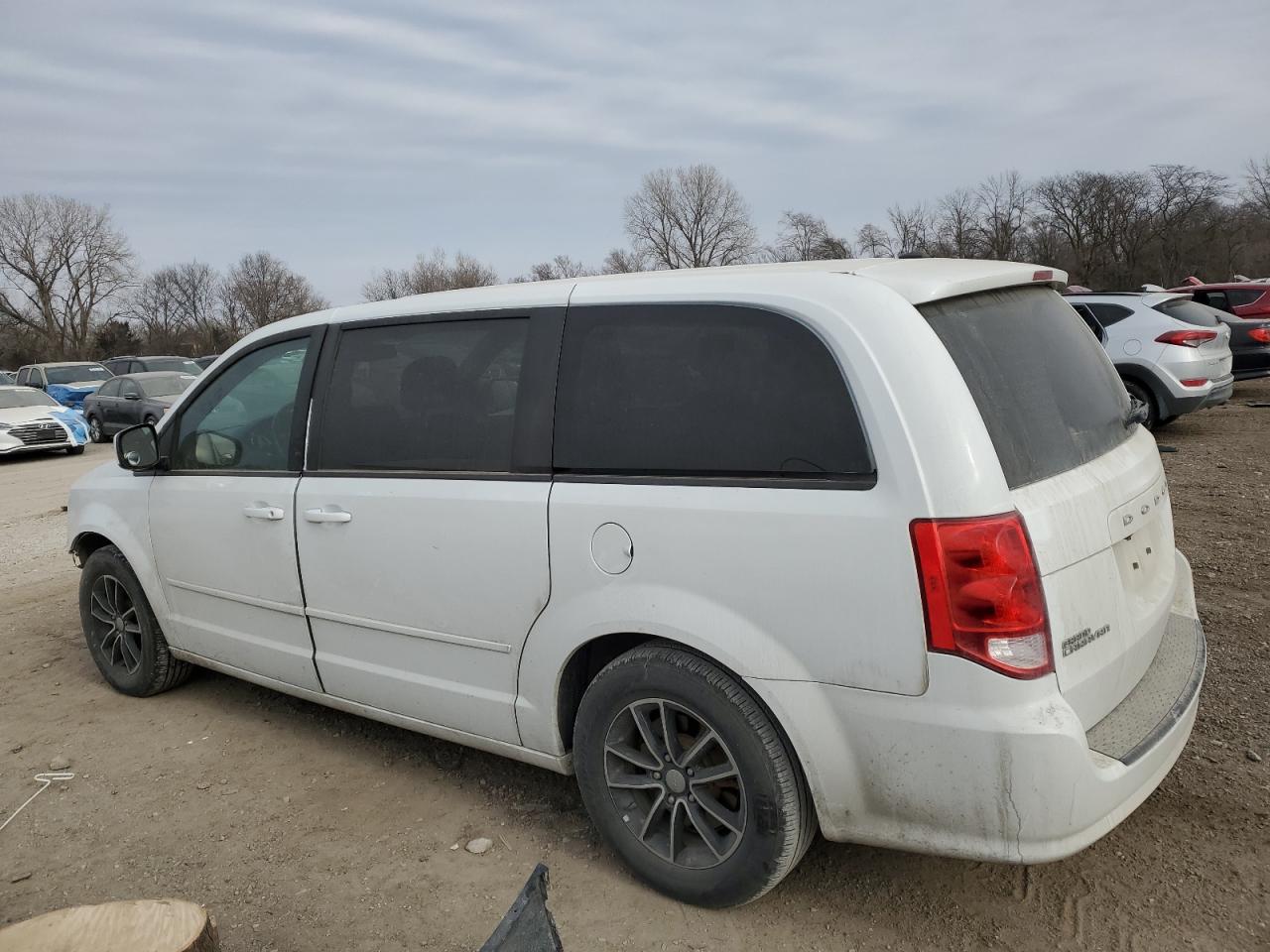 2017 Dodge Caravan - Image 2