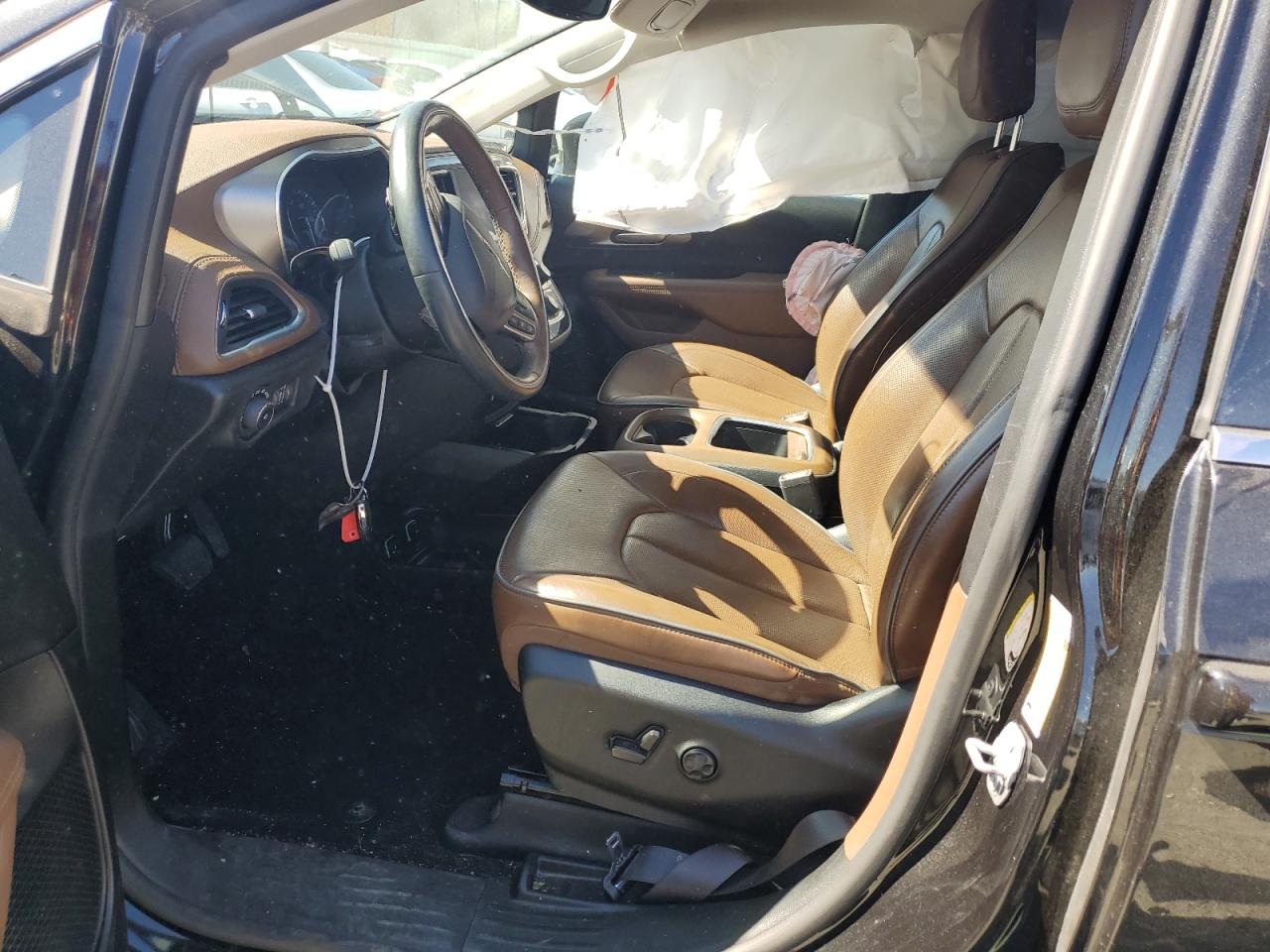 2019 Chrysler Pacifica - Image 7