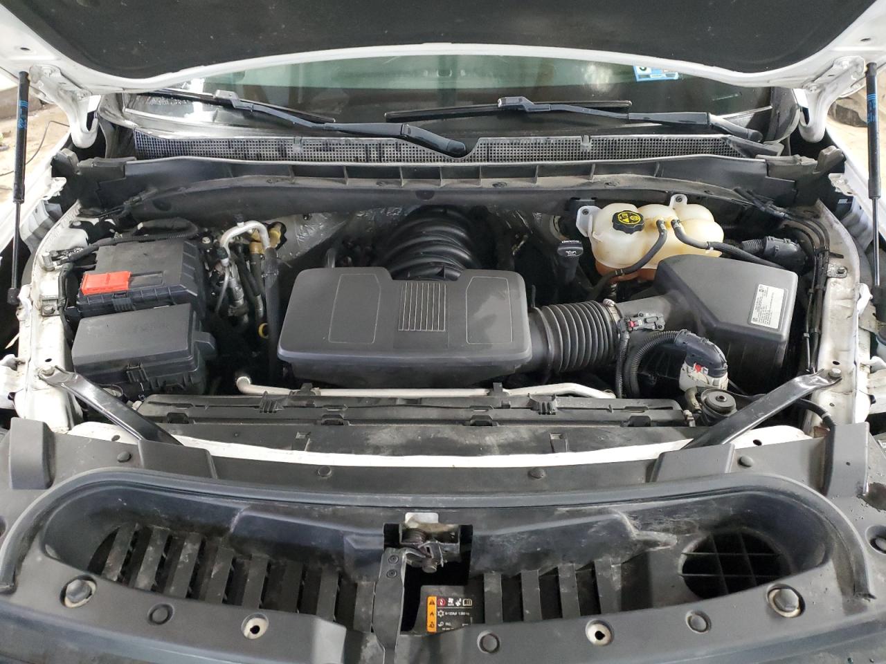 2021 Chevrolet Suburban - Image 12