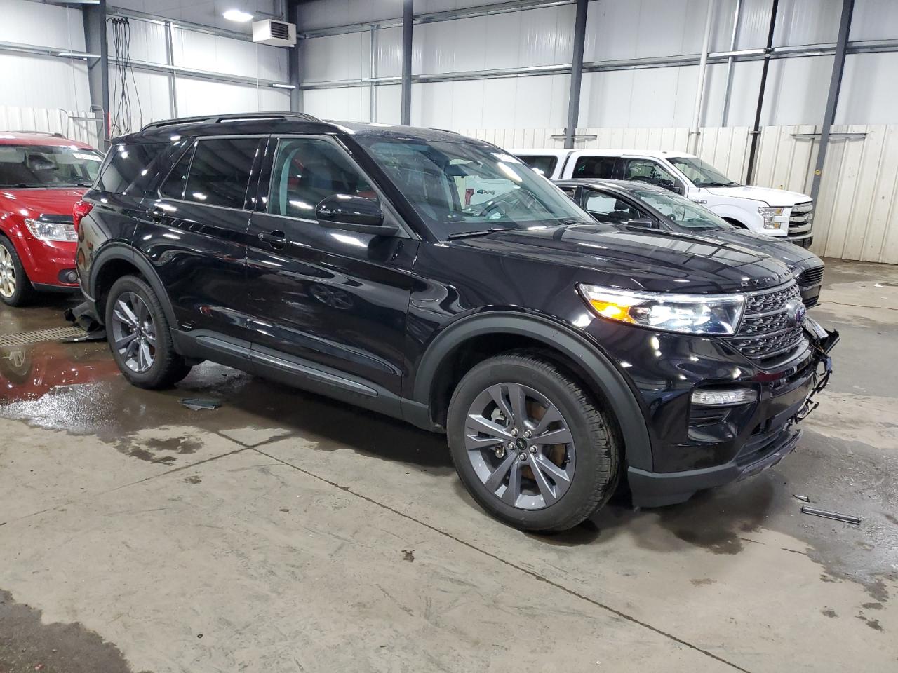 2022 Ford Explorer - Image 4